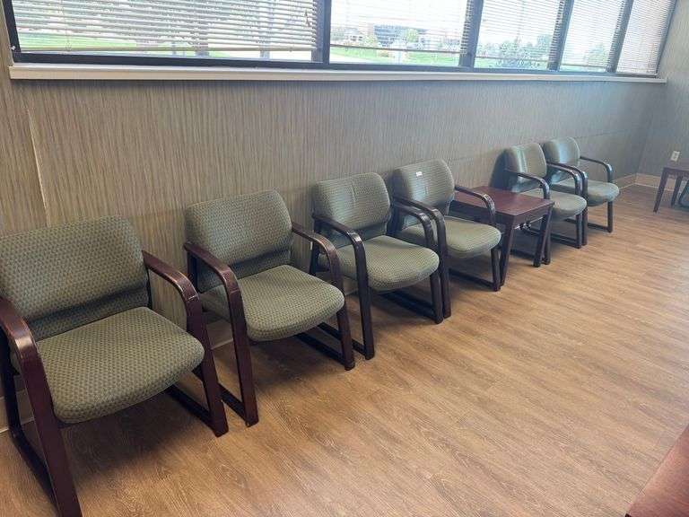 6 Chairs w/Side Table