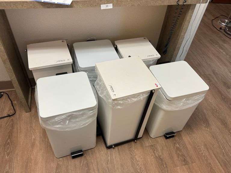 6 medical trash can with foot pedal
