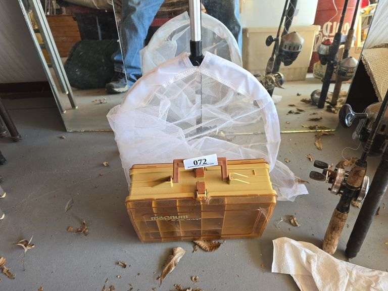 Magnum Plano Tackle Box w/Fishing Net