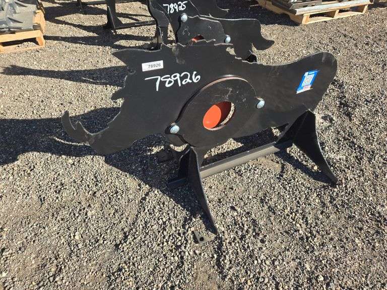 3/8 in. AR500 Steel Boar Shooting Target With Heart Flapper