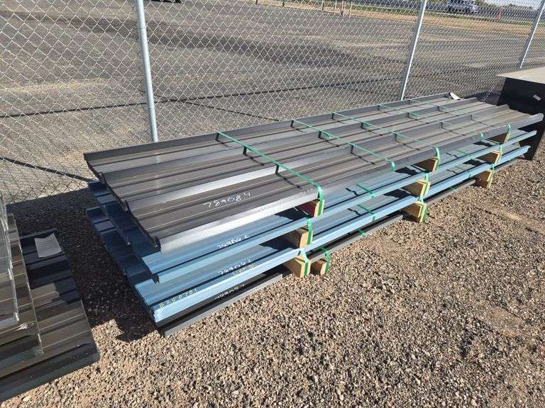28 Gauge Painted R Panels 12 Ft Long 36 In Coverage - Assiter Auctioneers