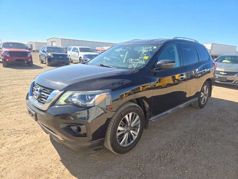 2018  Nissan  Pathfinder Platinum  SUV 4D