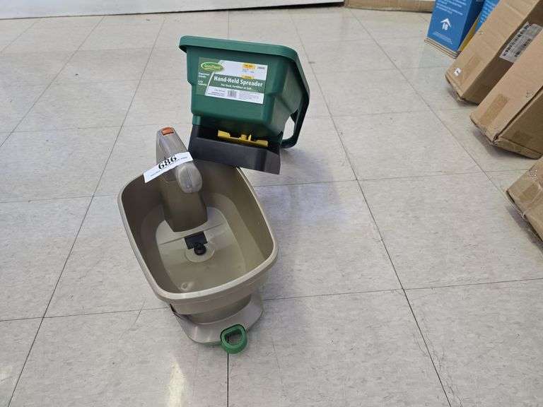 Green Thumb & Scott's Hand-Held Spreader