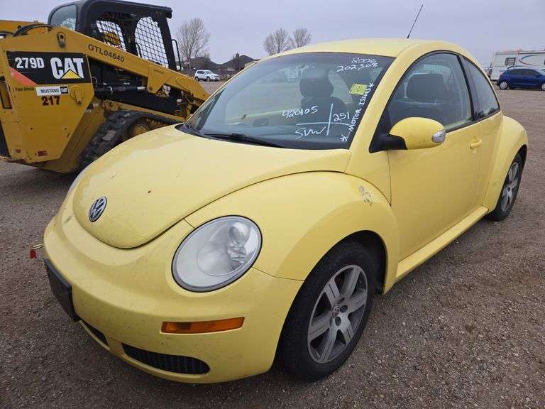 2006  Volkswagen  New Beetle   Coupe 2D