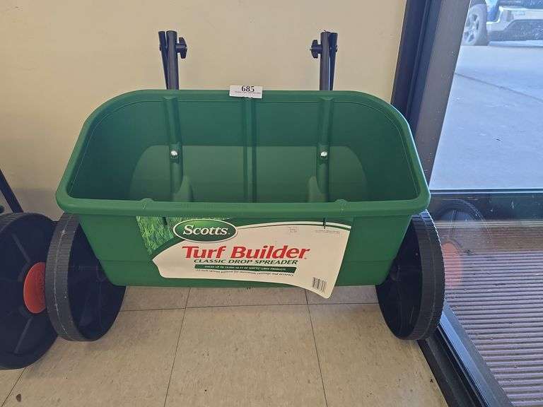 Scott's Turf Builder Classic Drop Spreader