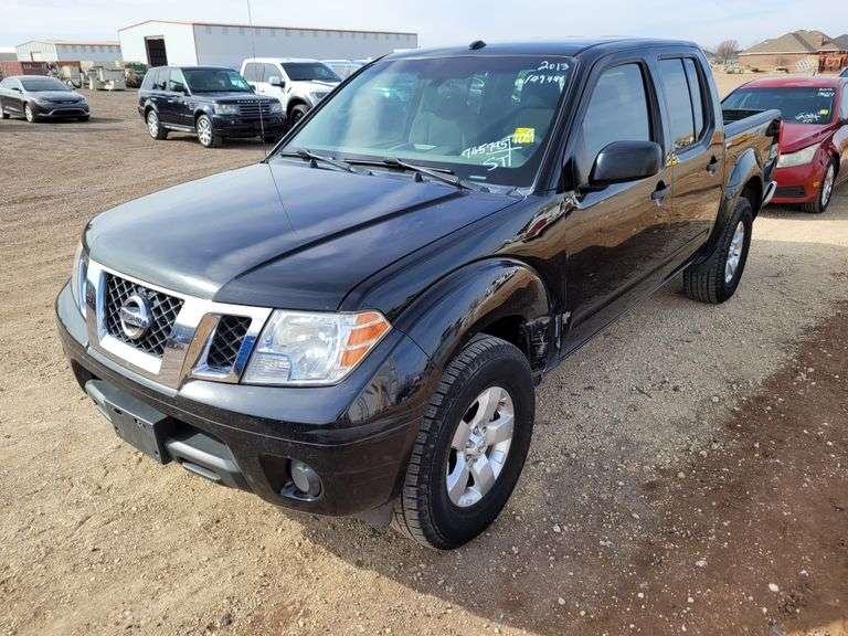 2013  Nissan  Frontier PRO-4X  Crew Cab / SWB 4D