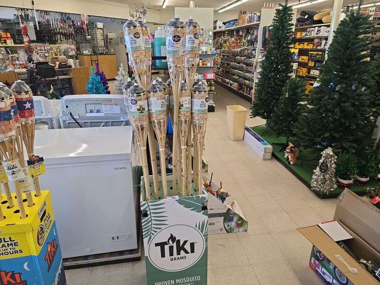 (17) Tiki Brand Tiki Torches