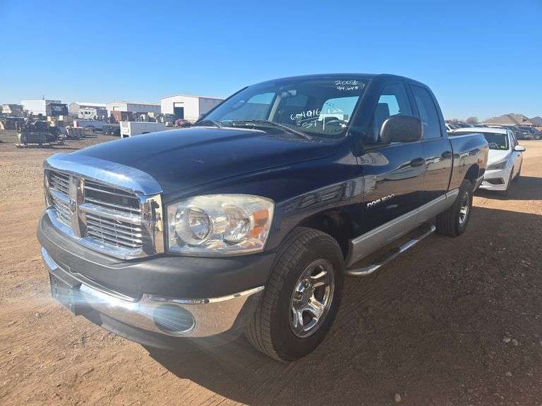 2007  Dodge  Ram 1500 ST  Quad Cab 4D