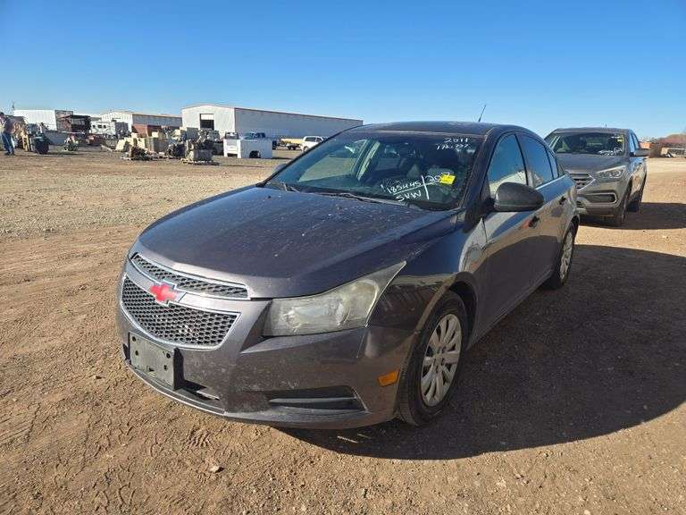 2011  Chevrolet  Cruze LS  Sedan 4D