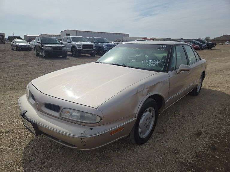 1999  Oldsmobile  88 50th Annv Ed  Sedan 4D