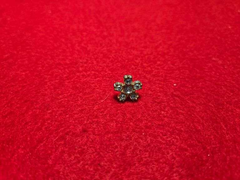 Earring With Stones
