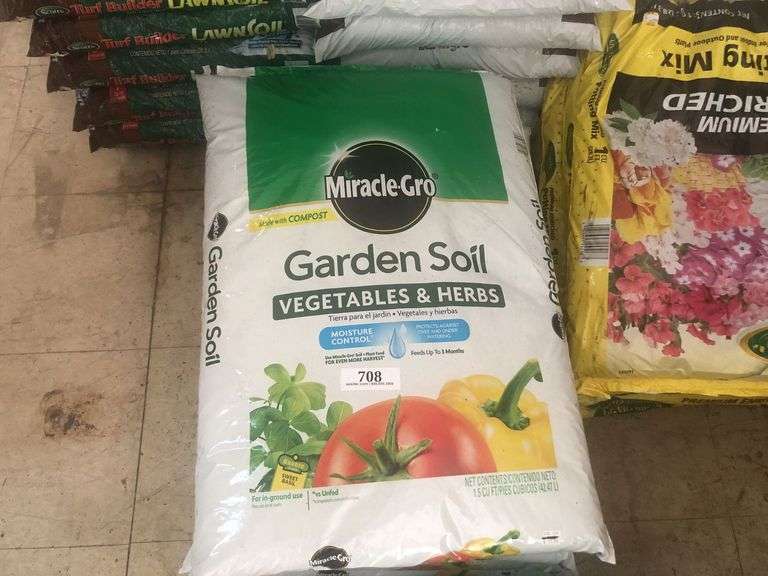 (4) 1.5 Cubic ft Miracle Gro Garden Soil