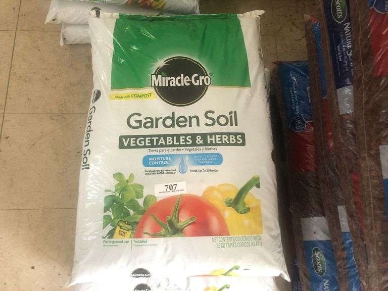 (4) 1.5 Cubic ft Miracle Gro Garden Soil