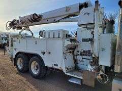 2011  International Harvester  SX525  Truck  Digger Derrick Truck