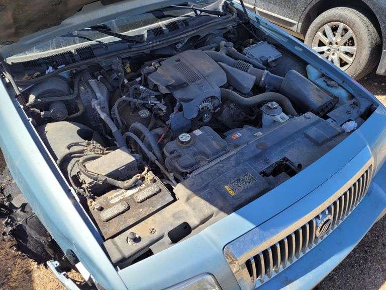 2006  Mercury  Grand Marquis LS  Sedan 4D