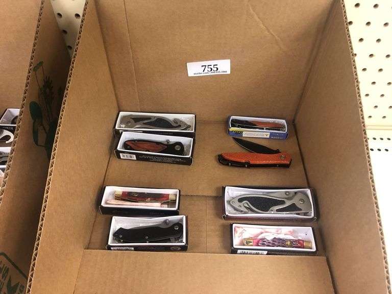 (8) Frost Cutlery Pocket Knives