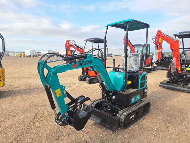 2025  AGT QH12R  Mini Excavator