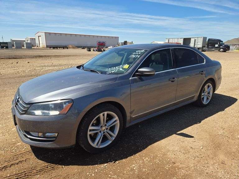 2014  Volkswagen  Passat SEL Premium  Sedan 4D