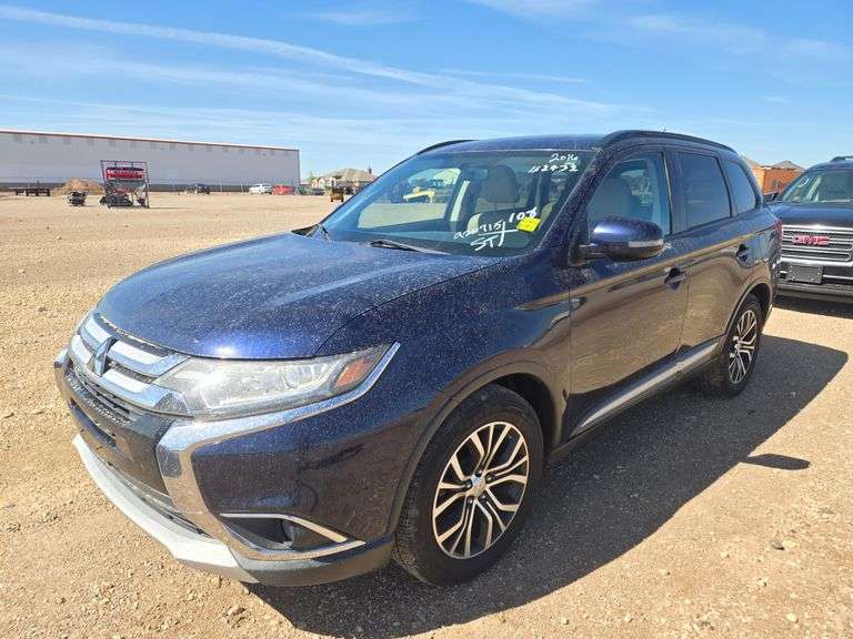 2016  Mitsubishi  Outlander SE   SUV 4D