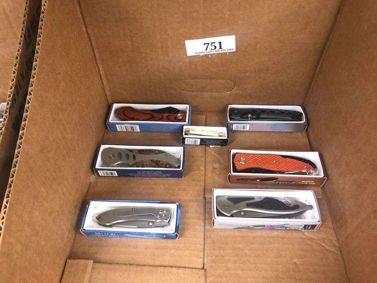 (7) Frost Cutlery Pocket Knives