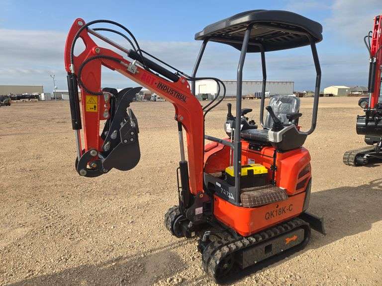 2025  AGT QK18K-C  Mini Excavator