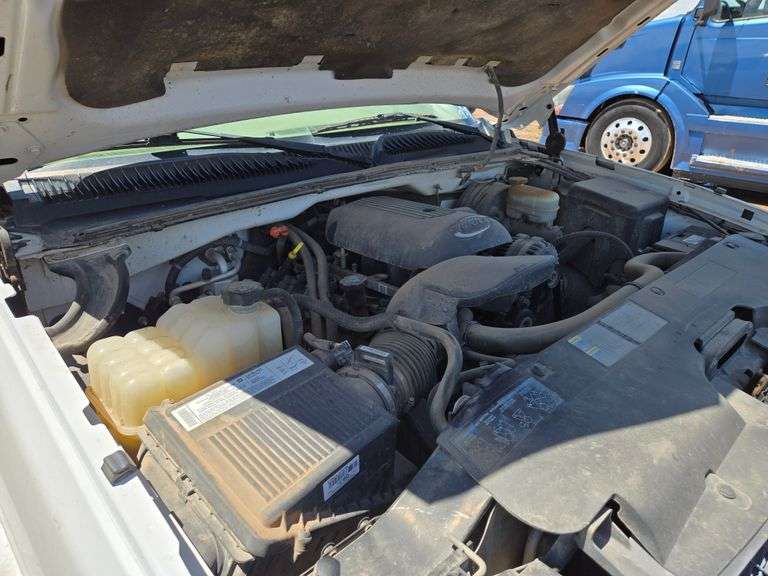 2005  Chevrolet  Silverado 1500 LS   Extended Cab 4D