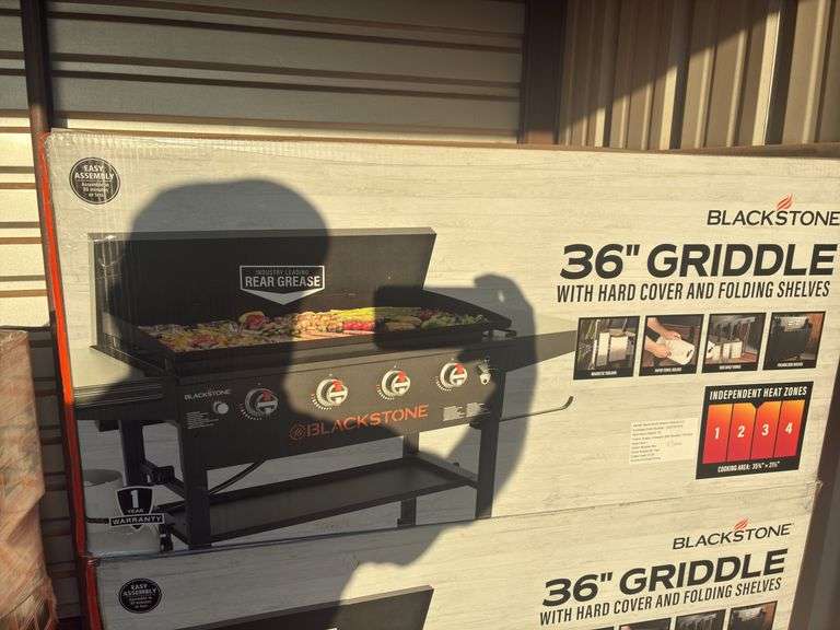 Black Stone 4 Burner 36" Propane Griddle w/ Hard Cover