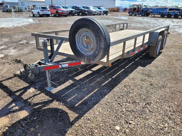 2004  MAXE  Trailer