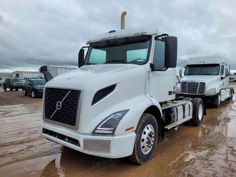 2019  Volvo  VNR64T   Conventional-New Generation  TRACTOR TRUCK