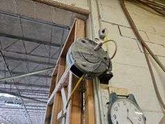 (3) Air Hoses & (2) Retractable Reel & Clock