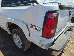 2005  Chevrolet  Silverado 1500 LS   Extended Cab 4D