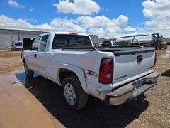 2005  Chevrolet  Silverado 1500 LS   Extended Cab 4D