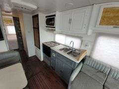 1999  Ford  Coachman Miranda  Motorhome