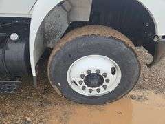 2005  International Harvester  8500  Truck