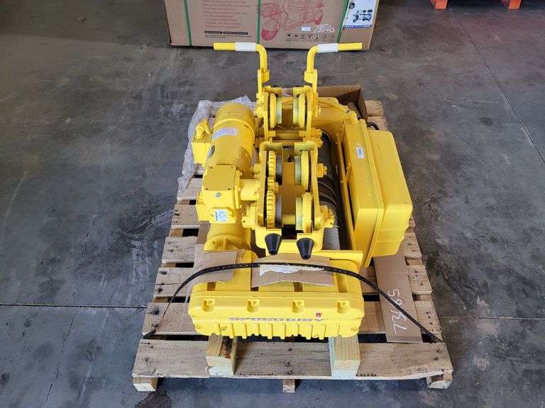 Acco Wright Speedway   1/2 Ton Capacity Overhead Crane