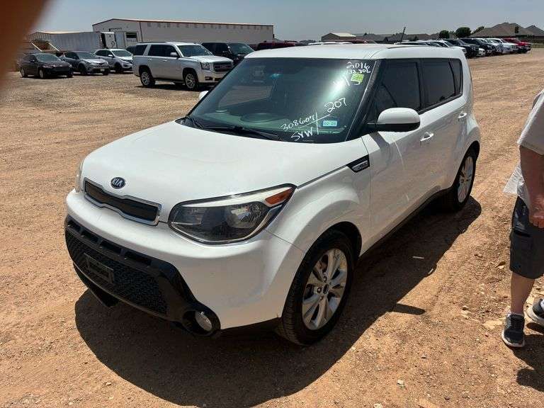 2016  Kia  Soul +  Wagon 4D