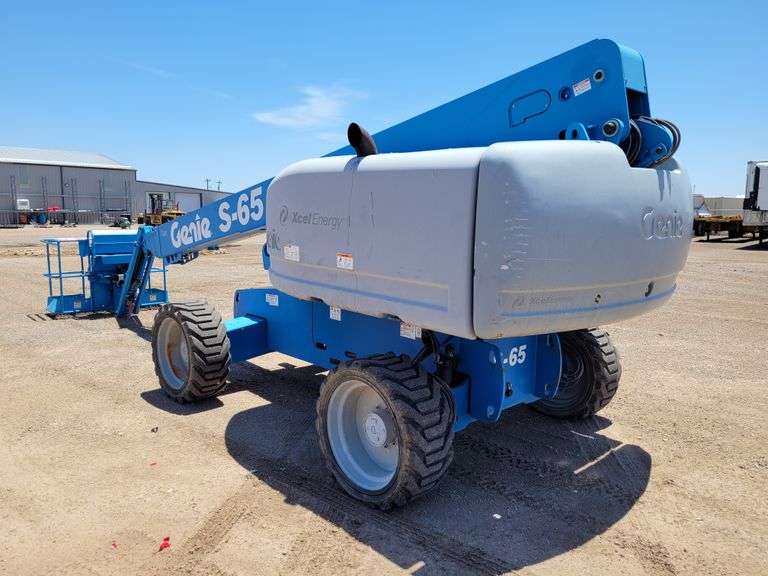 2010  Genie  S-65  Man Lift