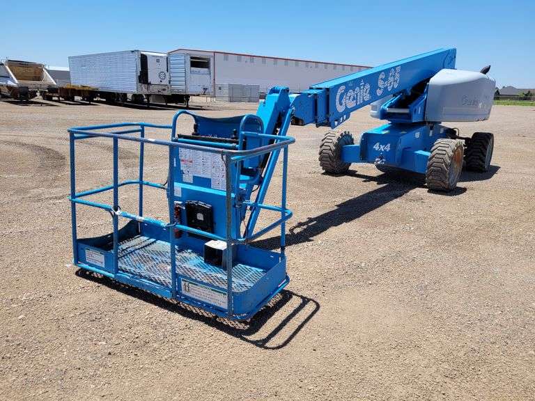 2011  Genie  S-65  Man Lift