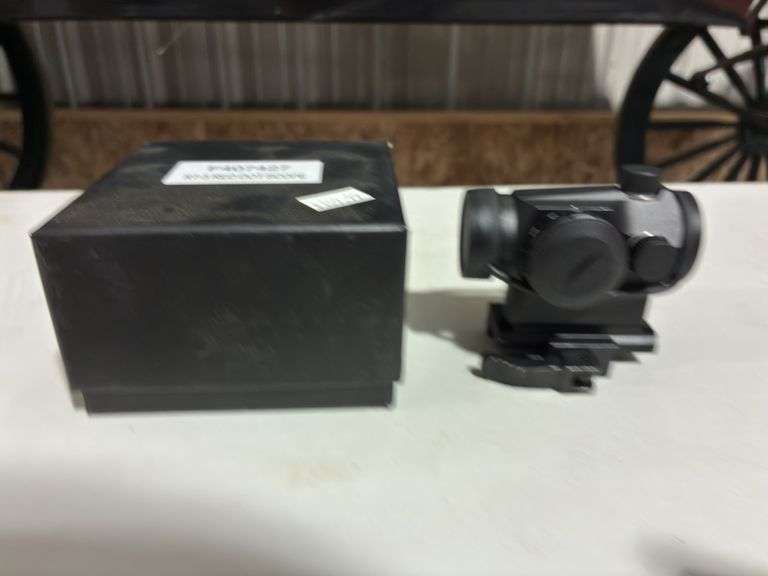 RT5 Rail-Mount Red Dot Sight