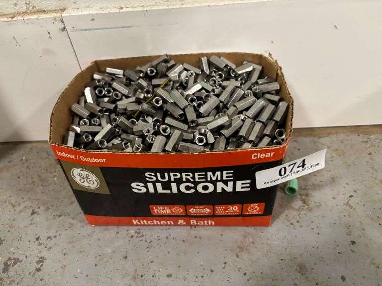 Threaded unions