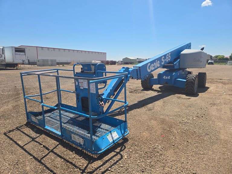 2010  Genie  S-65  Man Lift