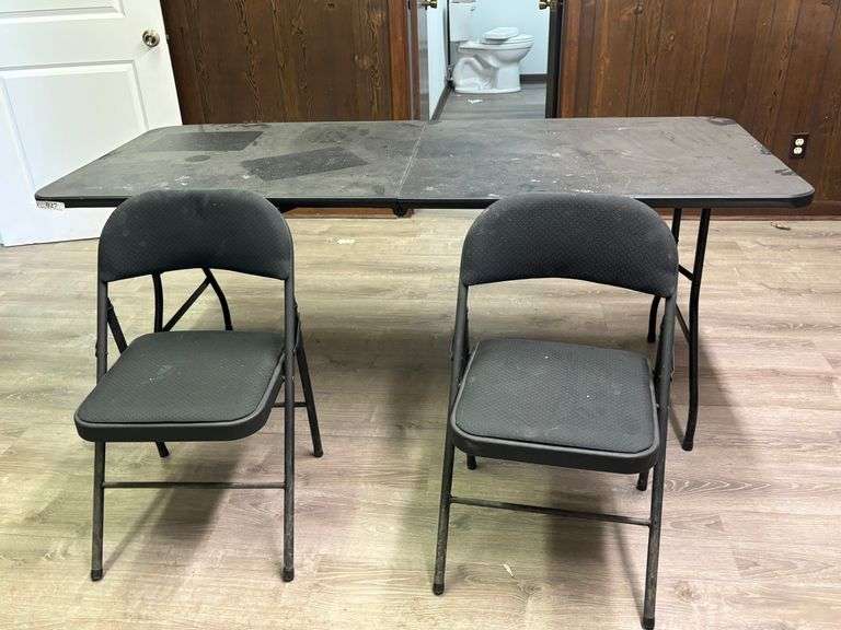 Table & Chairs