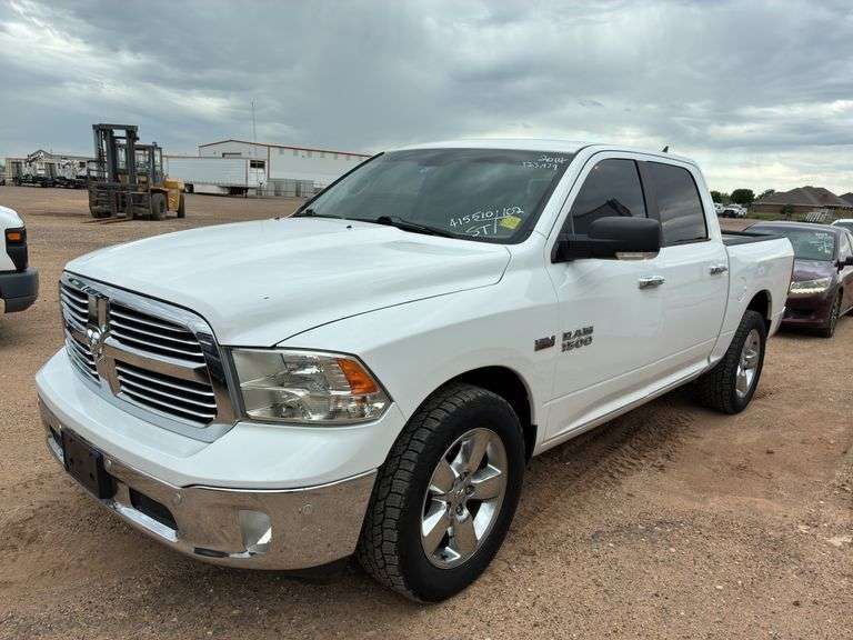2014  Ram  Dodge  1500 SLT  Crew Cab 4D  Pickup