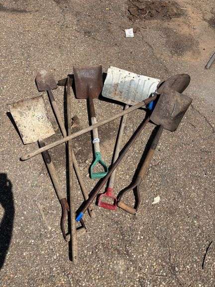 Shovels 4 count 2 snow shovels