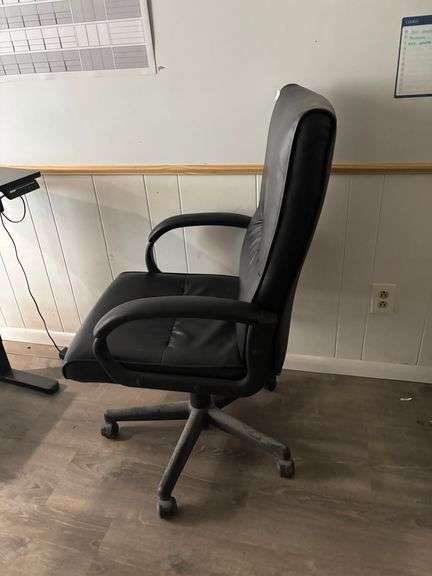 Rolling chair