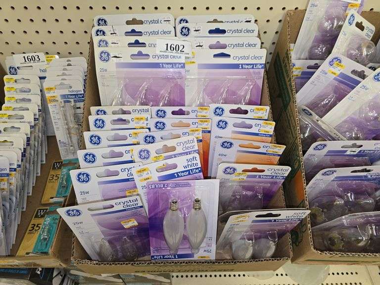 (8) 3pack w/(18) 2pack 25w Bulbs
