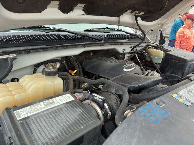 Chevy 2002  Chevrolet  Silverado 2500   Extended Cab 4D  Pickup