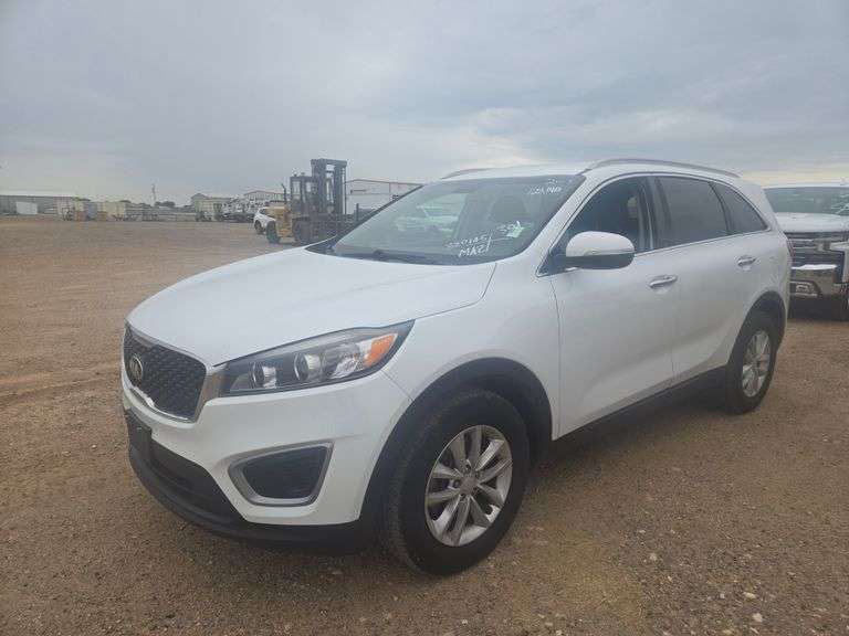 2018  Kia  Sorento LX  SUV 4D