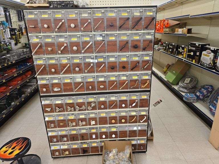Pulls & Hinges incl. Display