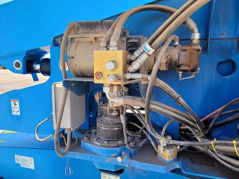 2011  Genie  S-65  Man Lift
